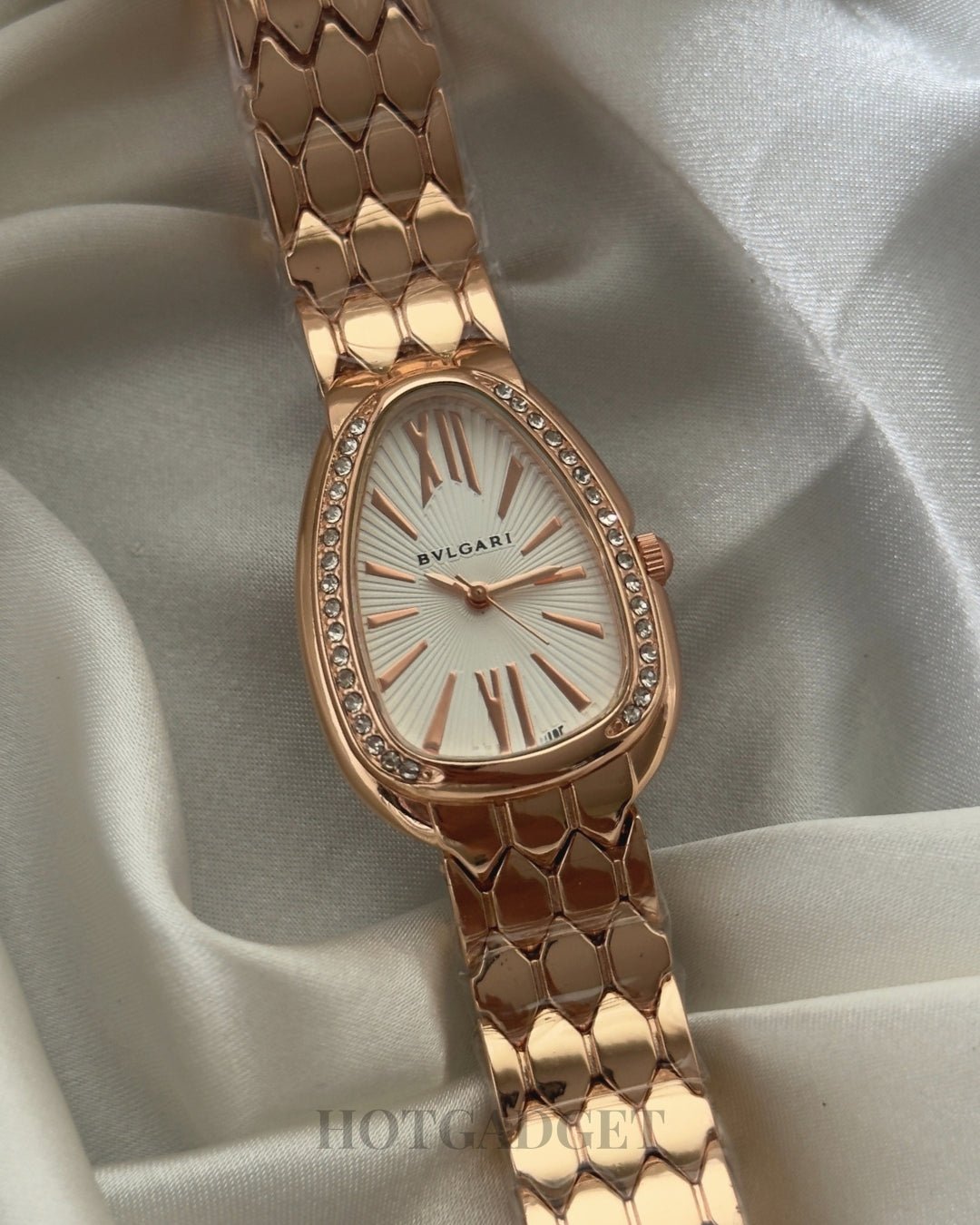 Serpenti (Analog Watch) - Hotgadget